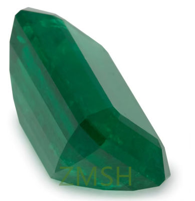 Smeraldo verde zaffiro Gemma grezza realizzata in laboratorio per gioielli squisiti