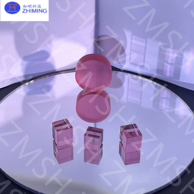 Sapphire rosa Gemstone sintetico Sakura Rosa Materia prima per la produzione di gioielli Durezza di Mohs di 9