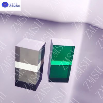 Sapphire verde: materia prima sintetica per gioielli durevoli con durezza Mohs di 9