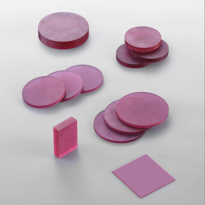 Buon prezzo Monocristallo su misura del laser Al2o3 di Logo Ruby Doped Doped Sapphire Crystal in linea
