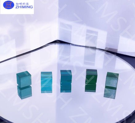Sapphire Gemstone Materiale grezzo Laboratorio Prodotto Verde Oliva Molle menta Verde Smeraldo Verde Per Gioielli