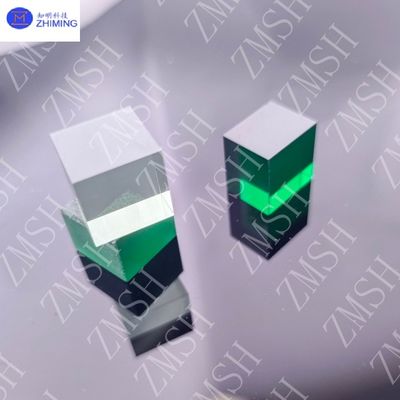 Sapphire verde: materia prima sintetica per gioielli durevoli con durezza Mohs di 9