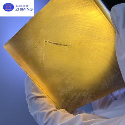 Materiale grezzo di zaffiro giallo creato in laboratorio per la produzione di gioielli