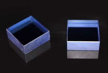 Buon prezzo blocchetto verde blu rosso dello zaffiro 10x10mmt, blocchetto a cristallo artificiale verniciato dello zaffiro in linea