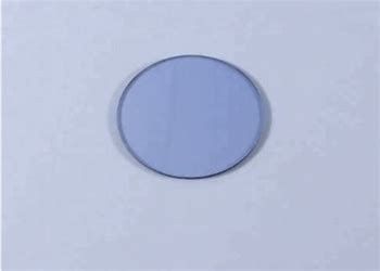 Buon prezzo Il rubino sintetico Al2o3 ha colorato le finestre blu verniciate di titanio dello zaffiro di vetro dello zaffiro di Sapphire For Optical Blue in linea